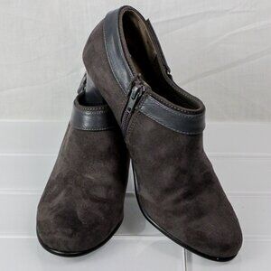 Aerosoles size 7, with 3 inch heal